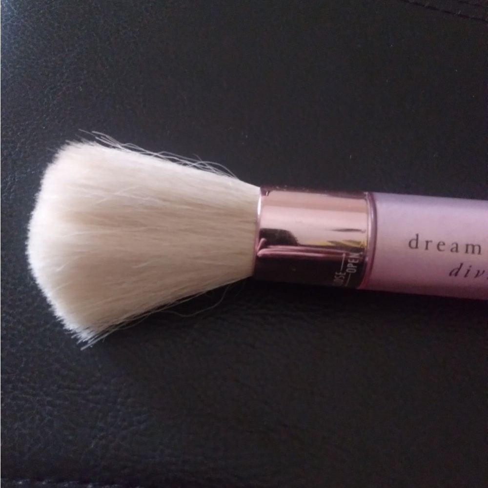 Victoria’s Secret Dream Angels Divine shimmering powder - Picture 4 of 4